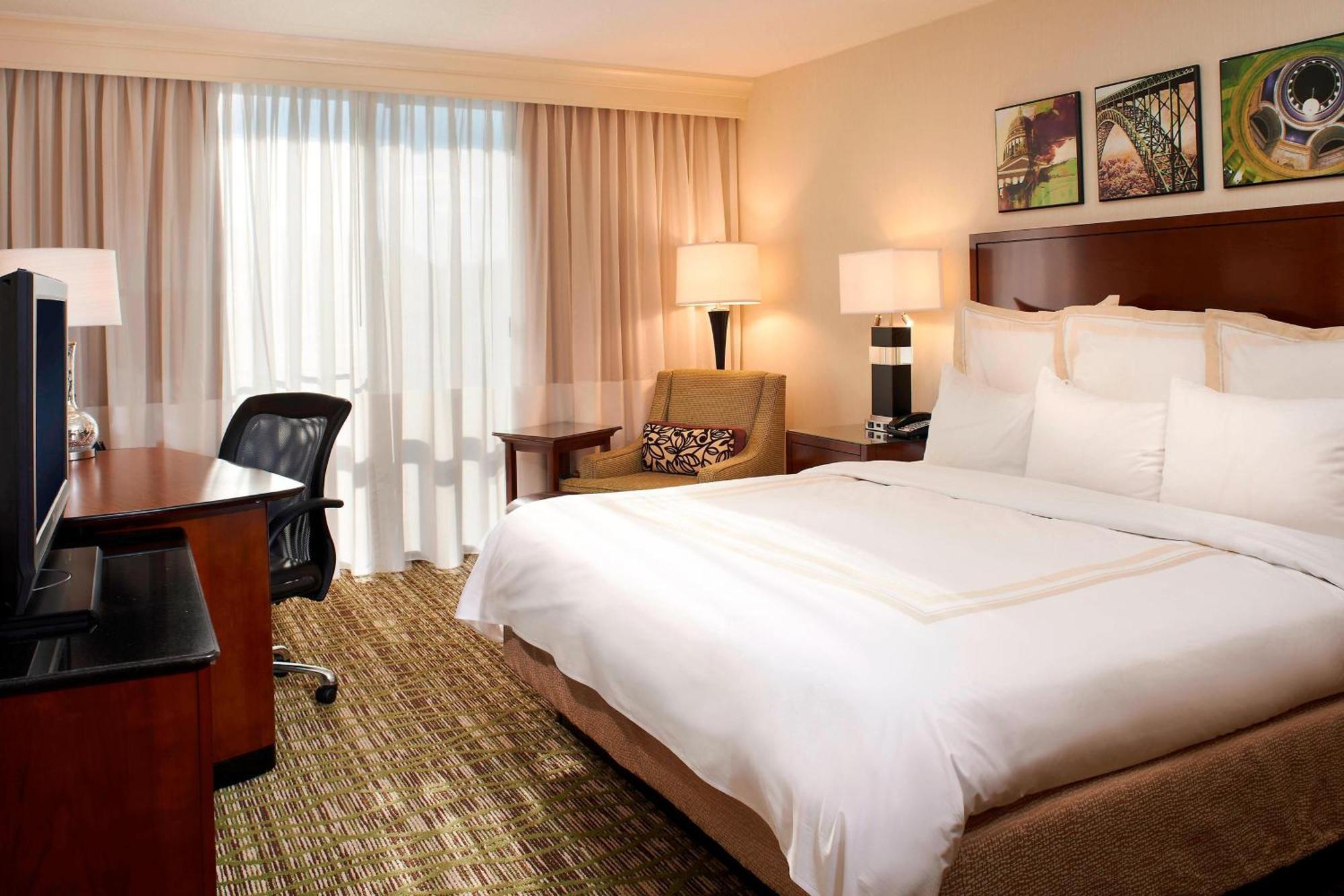 Готель Charleston Marriott Town Center Екстер'єр фото