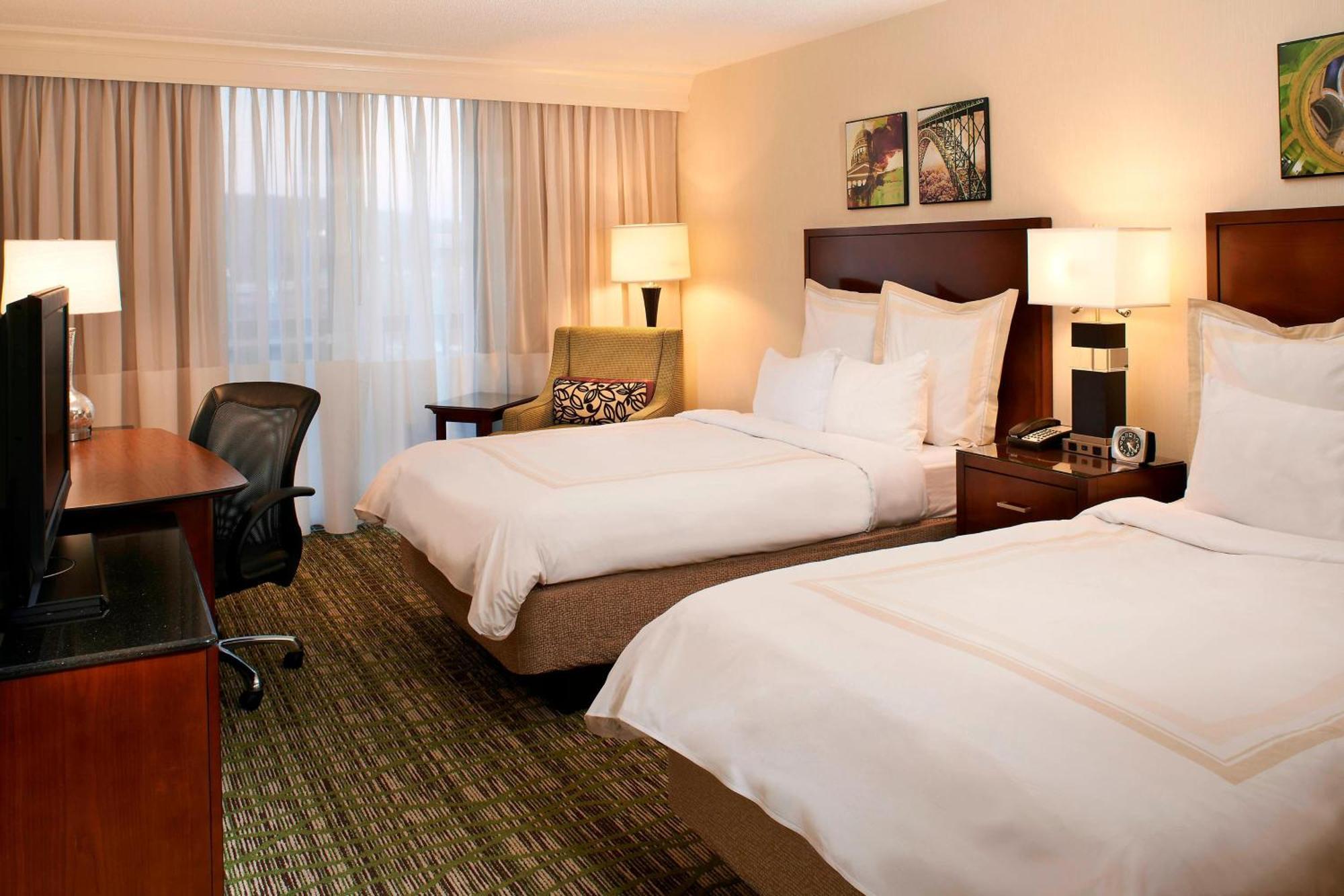 Готель Charleston Marriott Town Center Екстер'єр фото