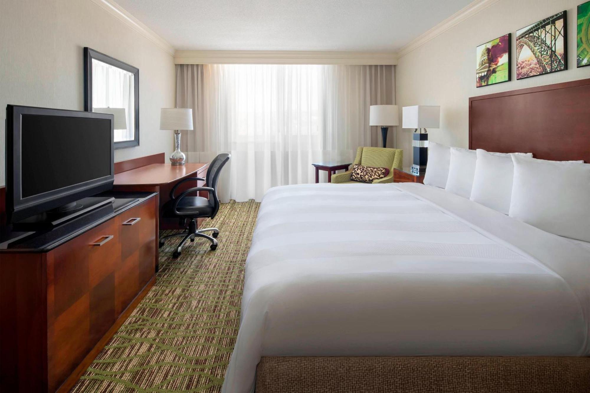 Готель Charleston Marriott Town Center Екстер'єр фото