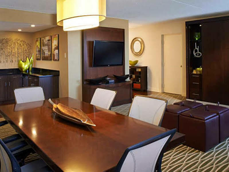 Готель Charleston Marriott Town Center Екстер'єр фото